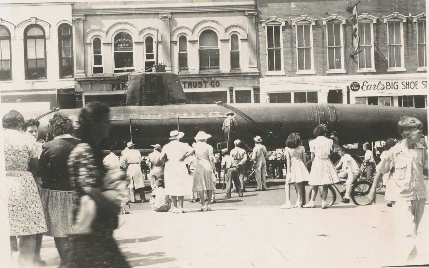 Japanese 2-man submarine that was captured at Pearl Harbor visited Tipton in 1944