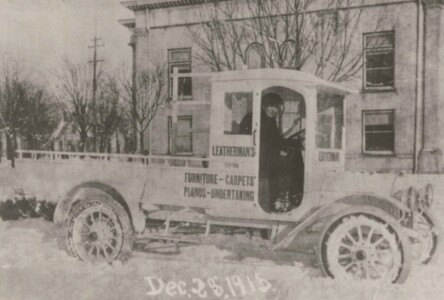 Leathermans car, 1915 - Tipton